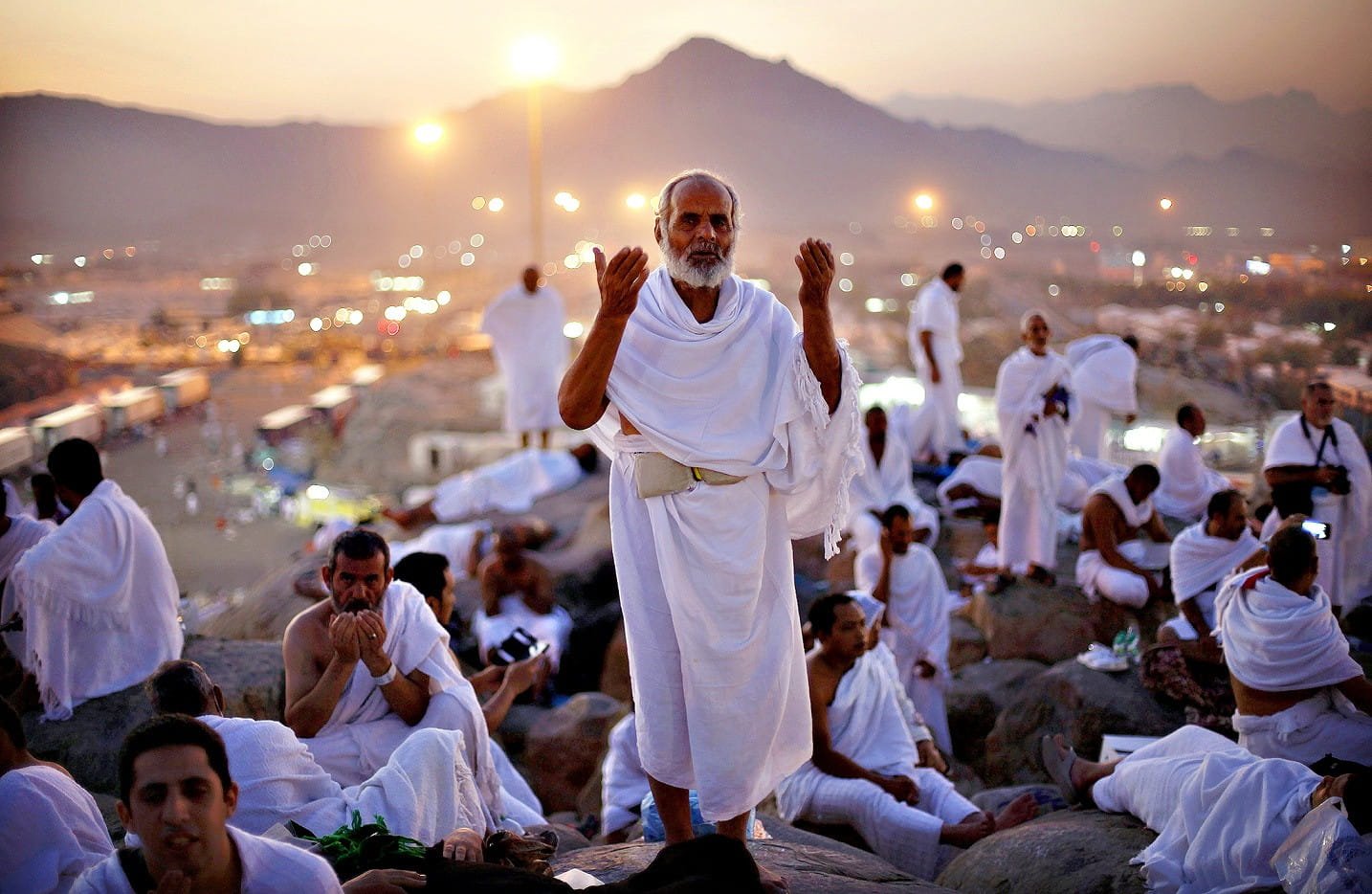 Online Local Hajj